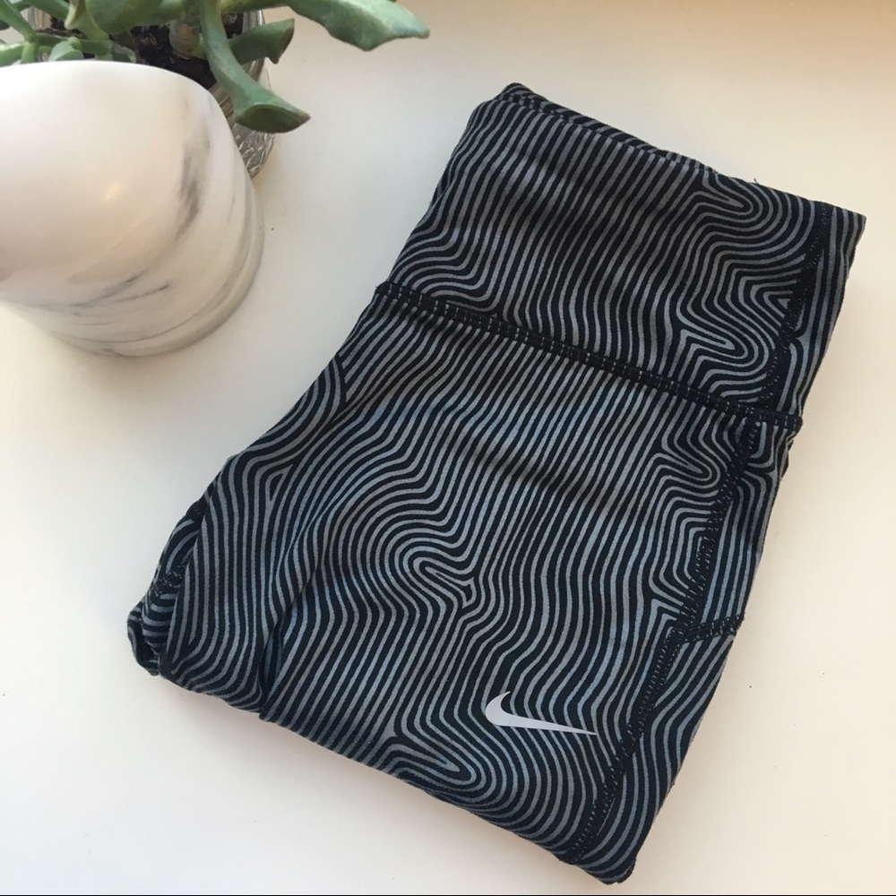 Grey Patterned Nike Crop Dri-Fit Leggings